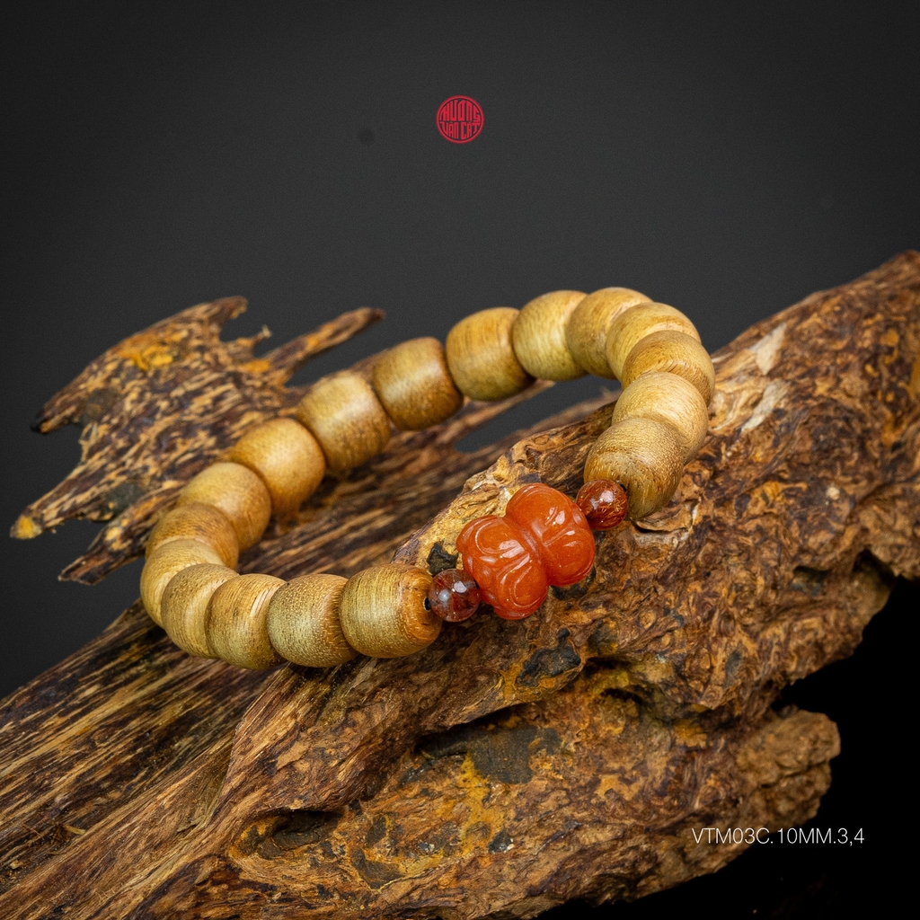 Vòng trầm hương lu thống 10 li mix ngọc đài sen đỏ