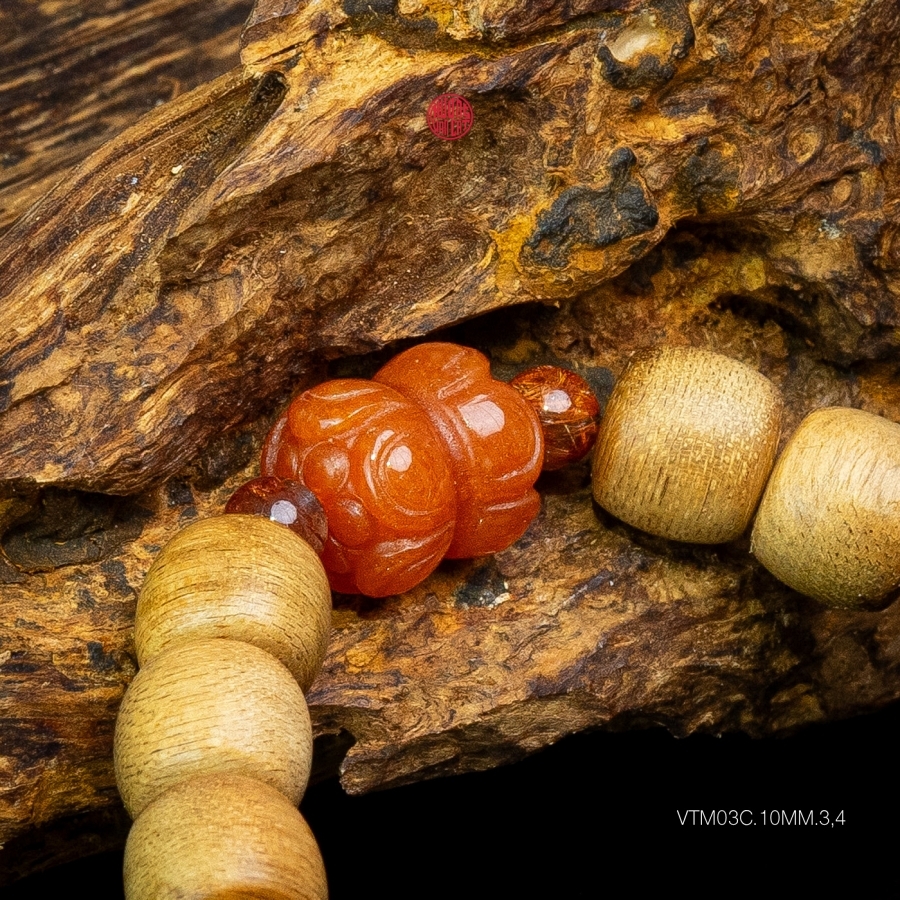 Vòng trầm hương lu thống 10 li mix ngọc đài sen đỏ