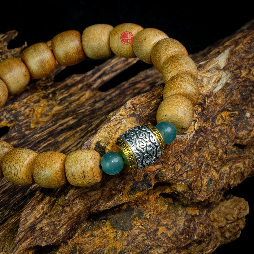 Vòng trầm hương tròn banh 10 li mix bạc