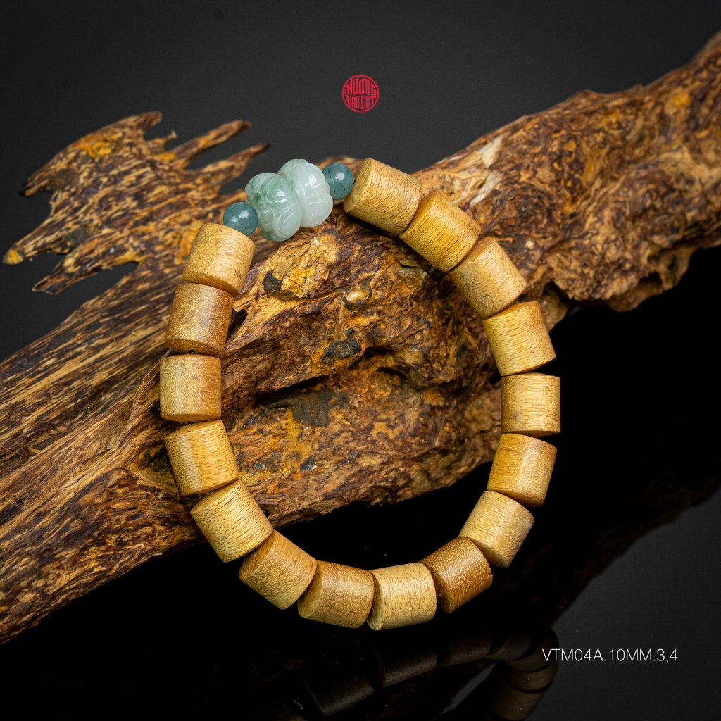 Vòng trầm hương trúc 10 li mix ngọc đài sen xanh