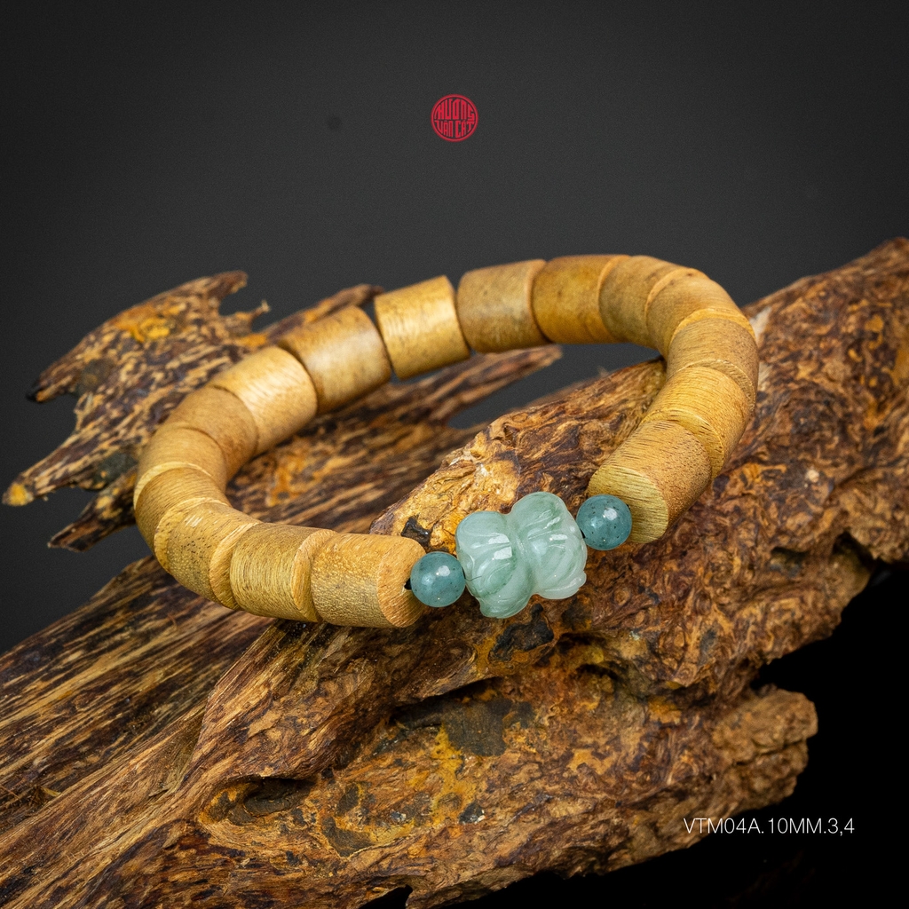 Vòng trầm hương trúc 10 li mix ngọc đài sen xanh