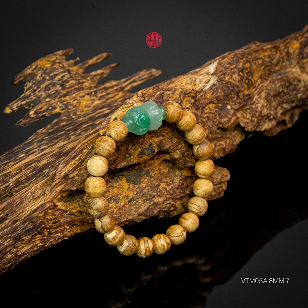 Vòng trầm hương tròn banh bông 8 li mix ngọc đài sen xanh