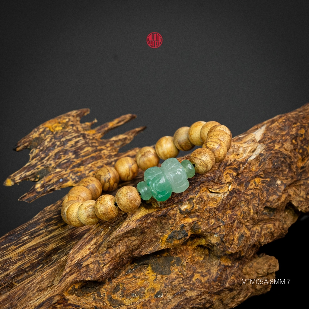 Vòng trầm hương tròn banh bông 8 li mix ngọc đài sen xanh