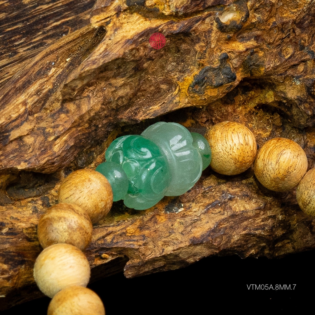 Vòng trầm hương tròn banh bông 8 li mix ngọc đài sen xanh