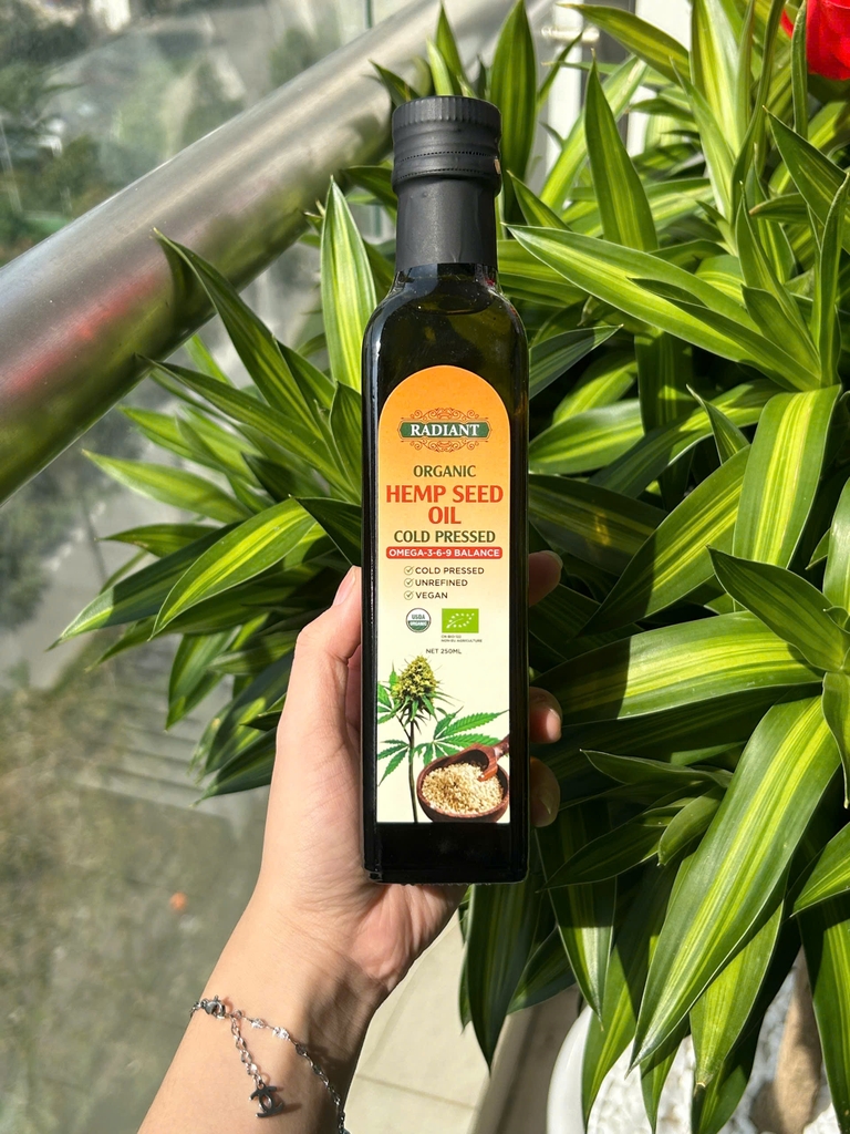 Radiant Dầu Gai dầu ép lạnh, hữu cơ thượng hạng 250ml