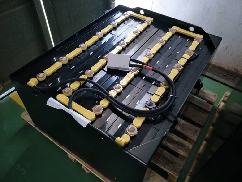 Dấu hiệu nhận biết ắc quy xe nâng sắp hết tuổi thọ