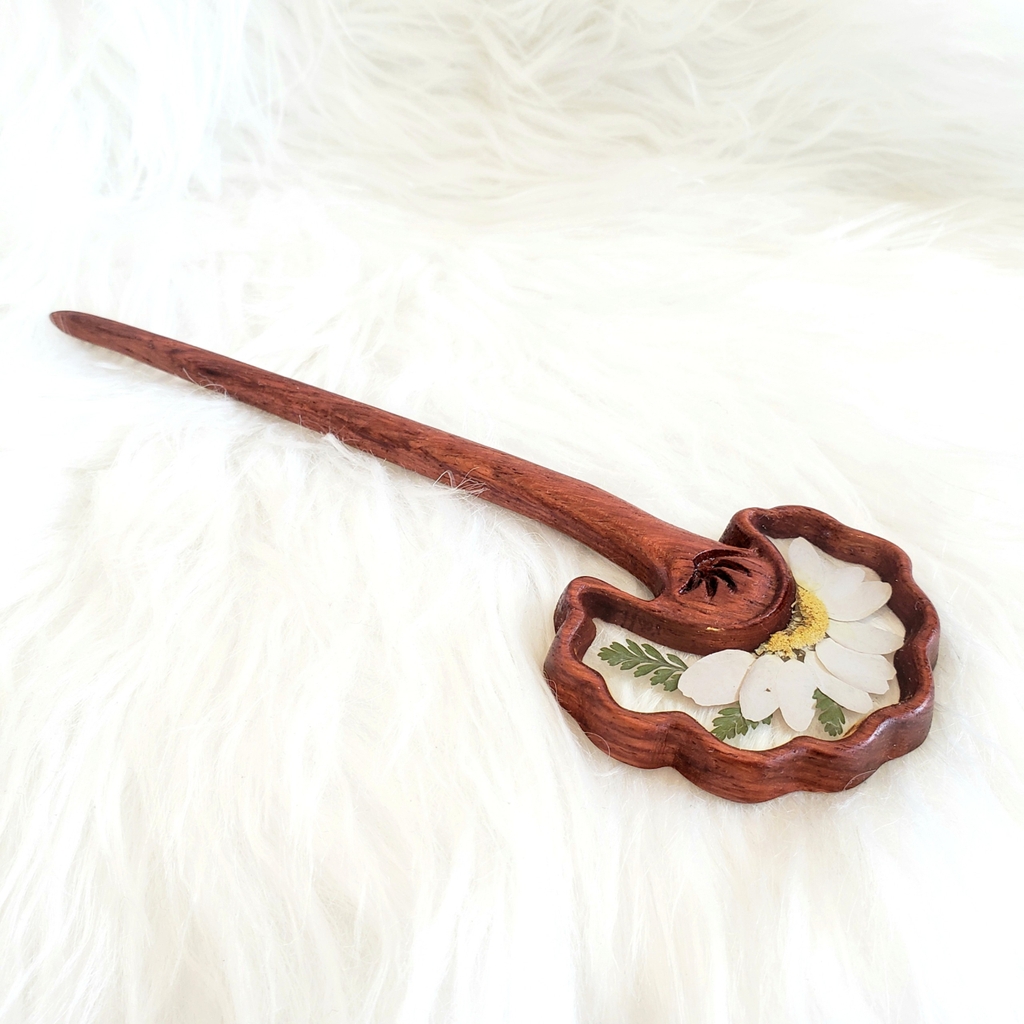 TRÂM CÀI TÓC GỖ-RESIN & HOA KHÔ CÚC TRẮNG