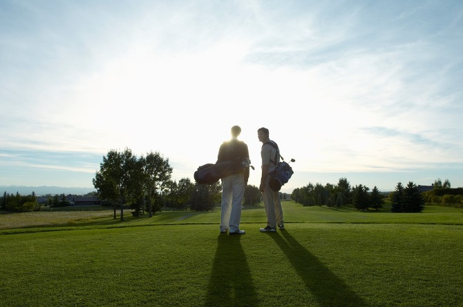 Mối liên hệ giữa Golf và cổ là gì? Ba cách để giữ cho cổ họng của bạn khỏe mạnh!