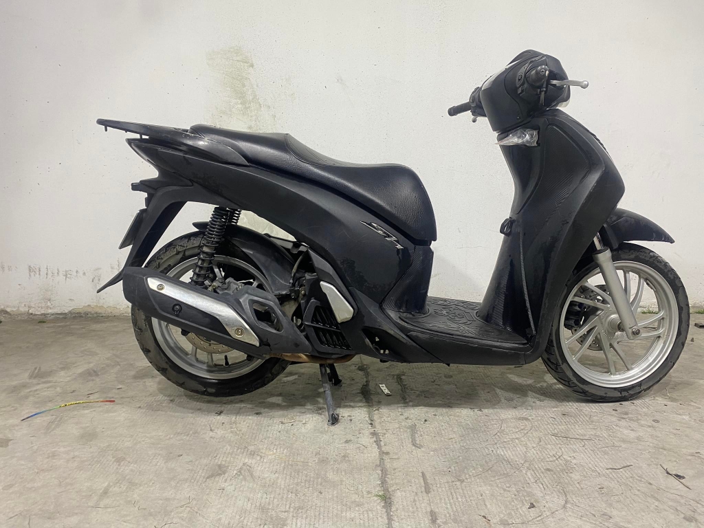 Cần bán Honda Sh 125i Việt 2013 nguyên bản còn mới 95 chính chủ sử dụng   2banhvn