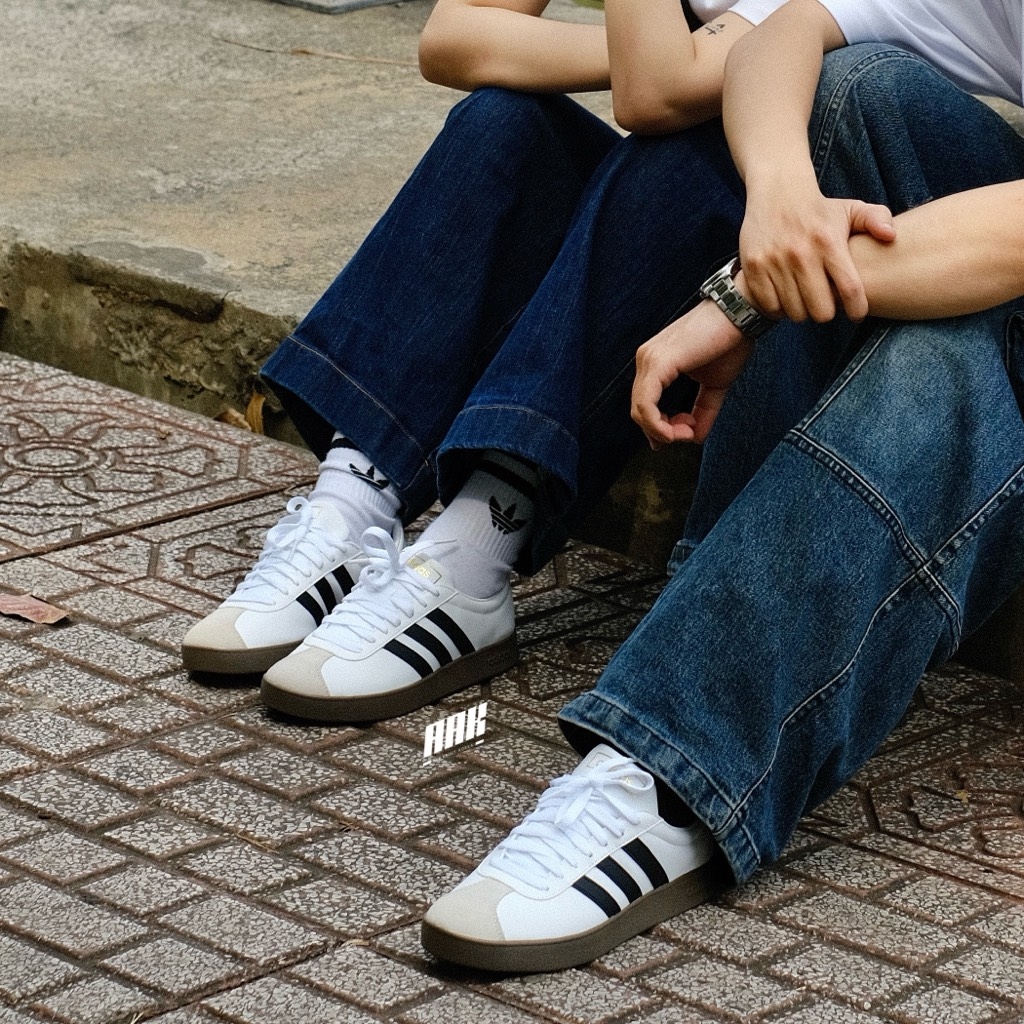 Adidas vl court hotsell 2.0 on feet