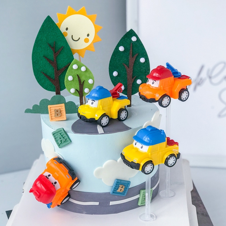 Bộ 4 ô tô đội mũ