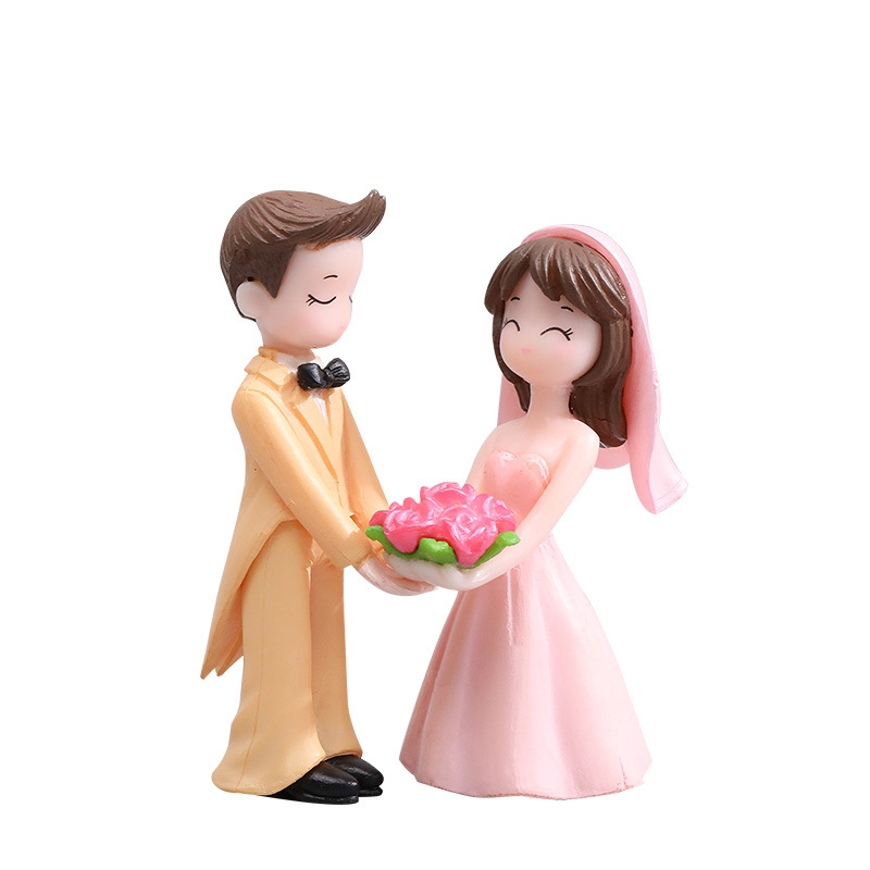 Cô dâu và Chú rể - Cầm hoa