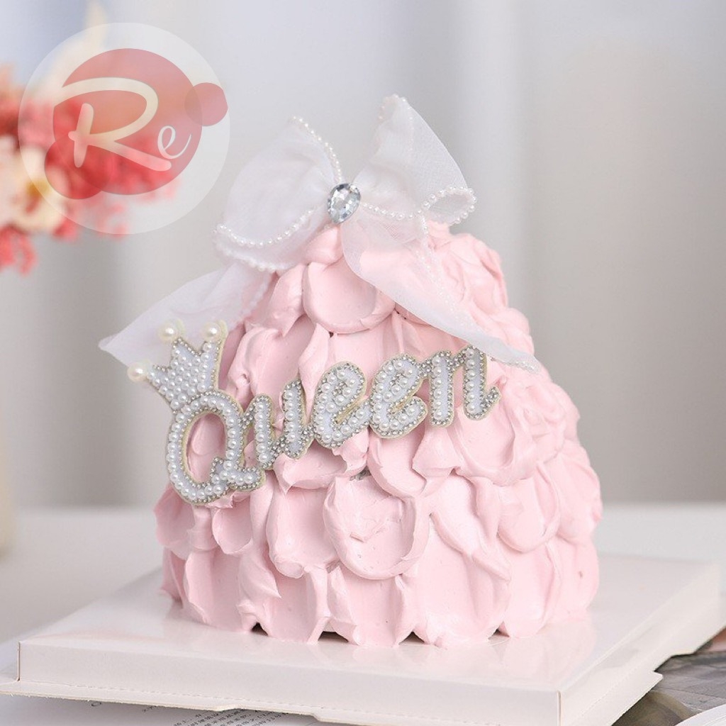 Que cắm chữ Queen