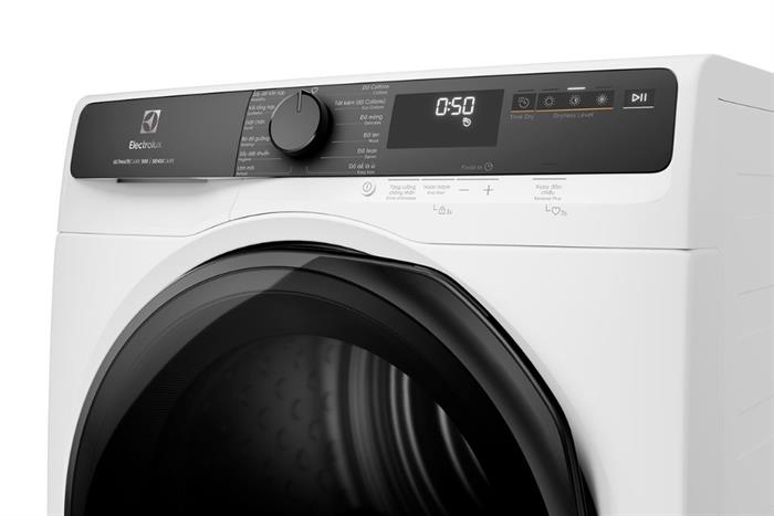 Máy sấy bơm nhiệt Electrolux 8 kg EDH803J5WC