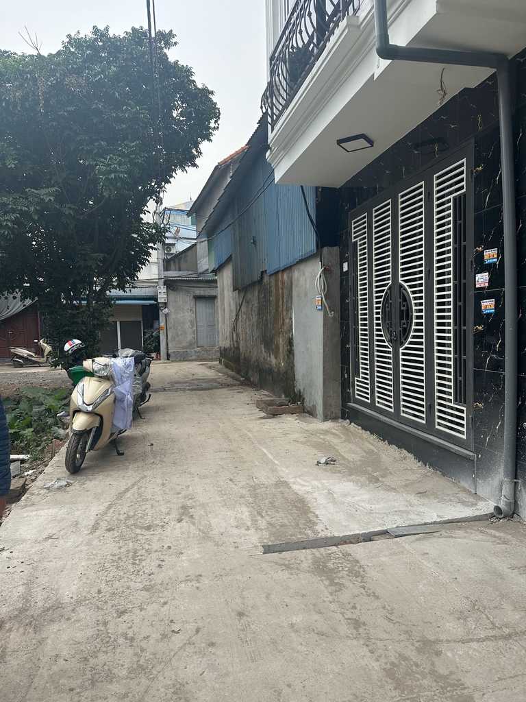 NHÀ PHỐ MỚI 4 TẦNG - 4 NGỦ - Ô TÔ ĐỖ CỬA - PHƯỜNG CHƯƠNG MỸ - CÁCH LÊ VĂN LƯƠNG 100M - GIÁ 4.65 TỶ