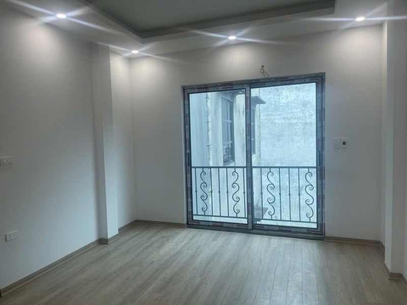 6 Tỷ Sở Hữu Nhà 32m² 5 Tầng View Hồ Thoáng Mát - Ô Tô Đỗ Cách 50m - Liên Mạc Bắc Từ Liêm