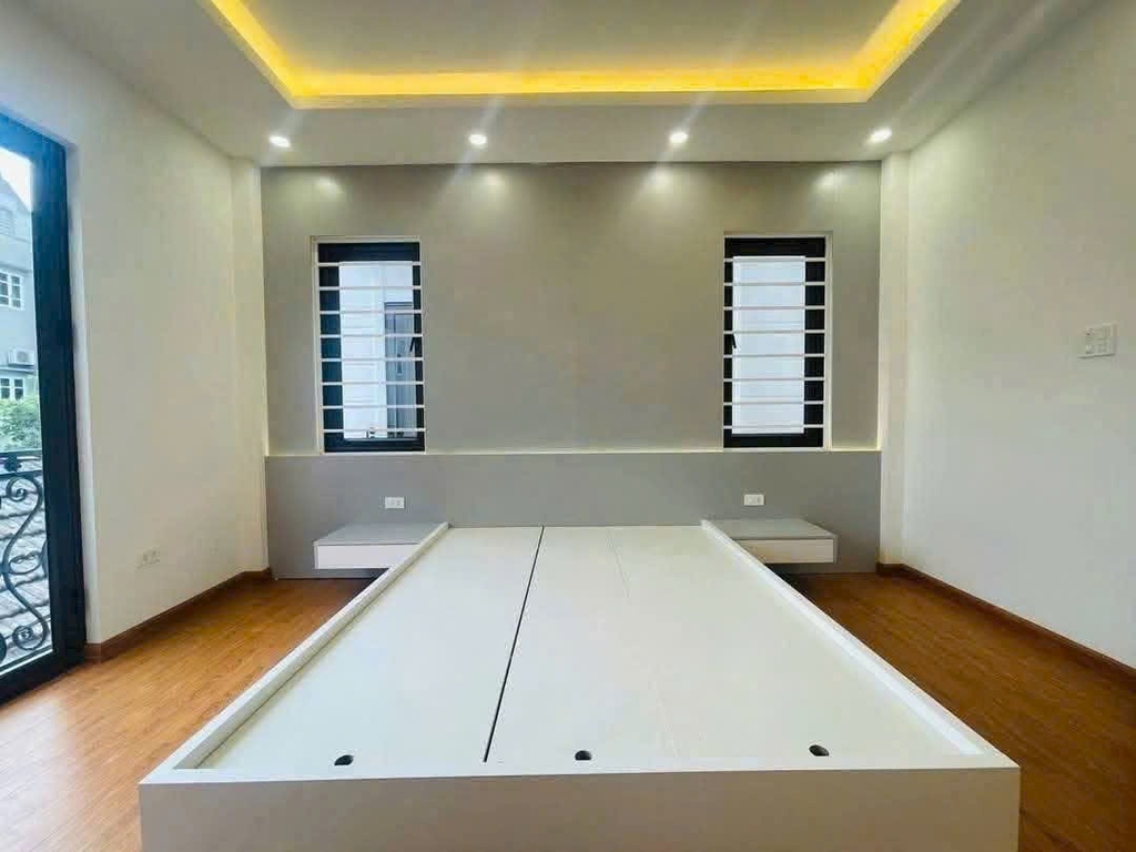 NHÀ 5 TẦNG MỚI TINH – LÔ GÓC 2 MẶT THOÁNG – DI TRẠCH