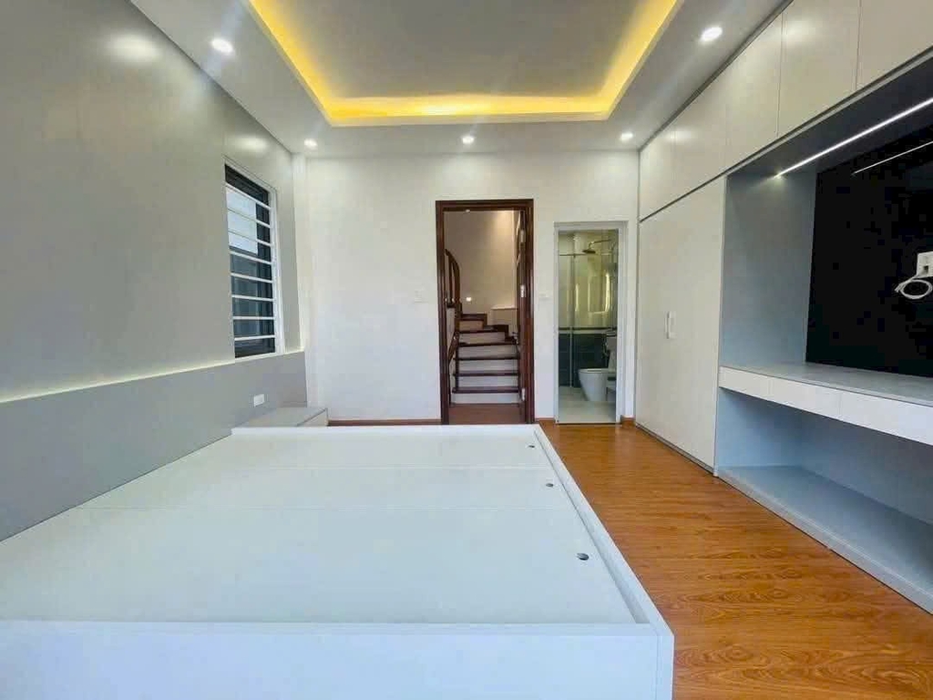 NHÀ 5 TẦNG MỚI TINH – LÔ GÓC 2 MẶT THOÁNG – DI TRẠCH