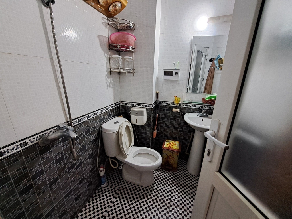 BÁN NHÀ 4 TẦNG – MẶT ĐƯỜNG CHỢ PHÚ ĐÔ – GẦN SÂN VẬN ĐỘNG MỸ ĐÌNH