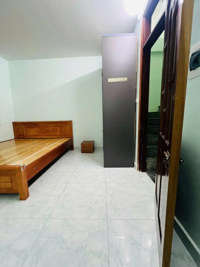 Bán Gấp Nhà 6 Tầng Pháo Đài Láng 18m², Ngõ Thông Nguyễn Chí Thanh – Full Nội Thất