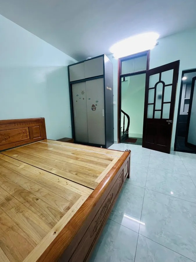 Bán Gấp Nhà 6 Tầng Pháo Đài Láng 18m², Ngõ Thông Nguyễn Chí Thanh – Full Nội Thất