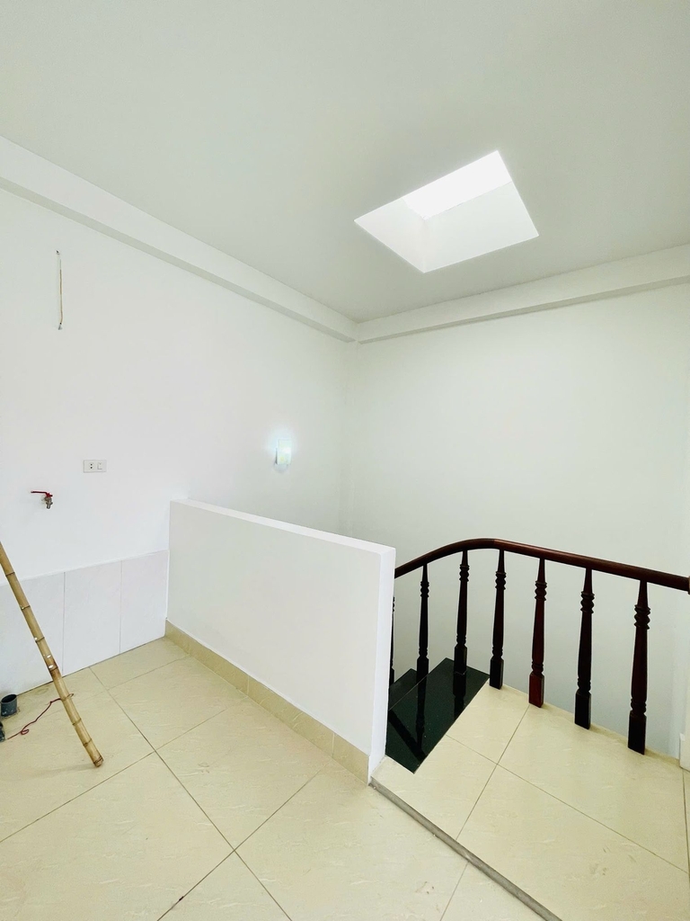 BÁN NHÀ MỚI FULL NỘI THẤT – CÁCH Ô TÔ 15M – GIÁP VÀNH ĐAI 3.5