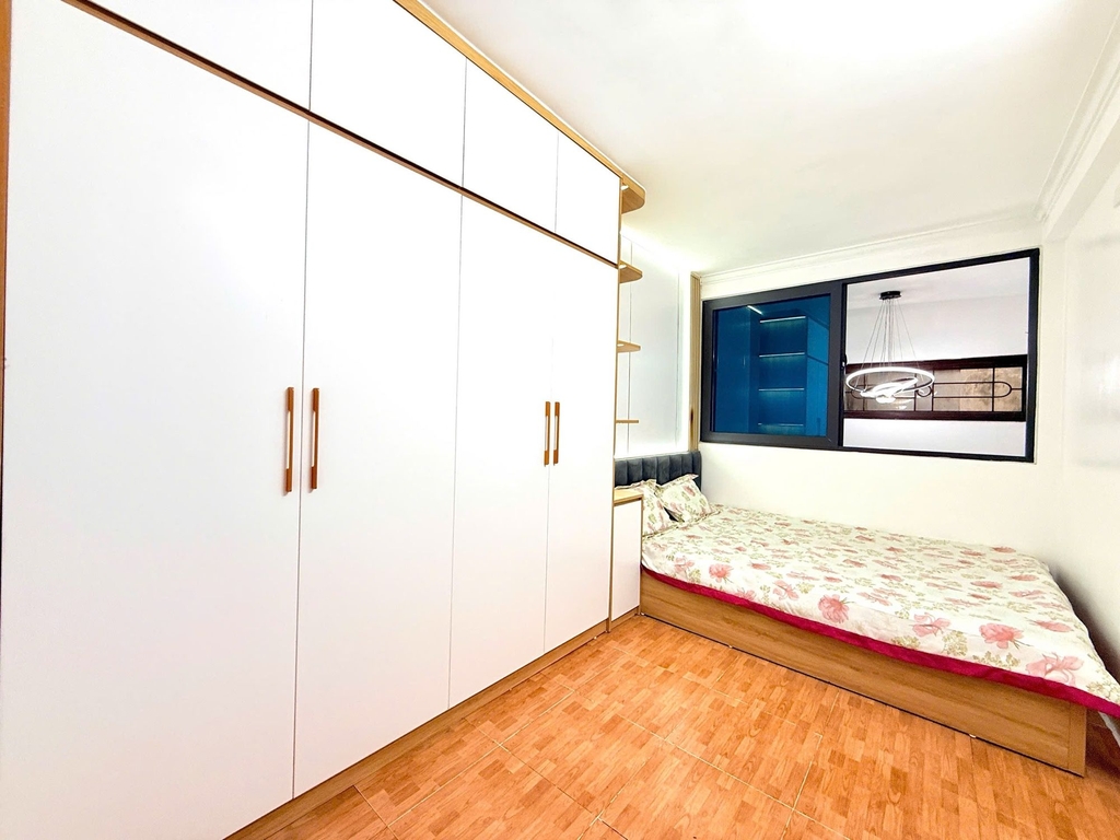 BÁN NHÀ ĐỐI DIỆN TRUNG TÂM TM CHỢ MƠ