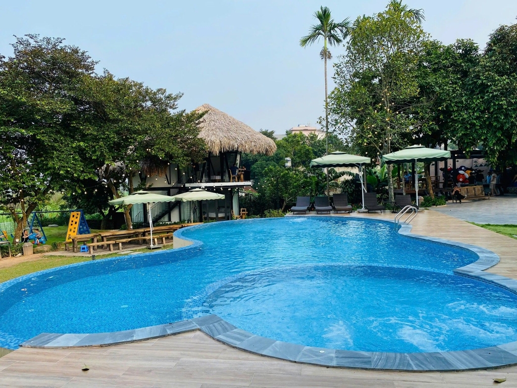 BÁN VILLA NGHỈ DƯỠNG KINH DOANH 2120M² - THÔN BƠM, VÂN HÒA, BA VÌ - 7 PHÒNG NGỦ - DOANH THU 1.4 TỶ/NĂM - 24.5 TỶ