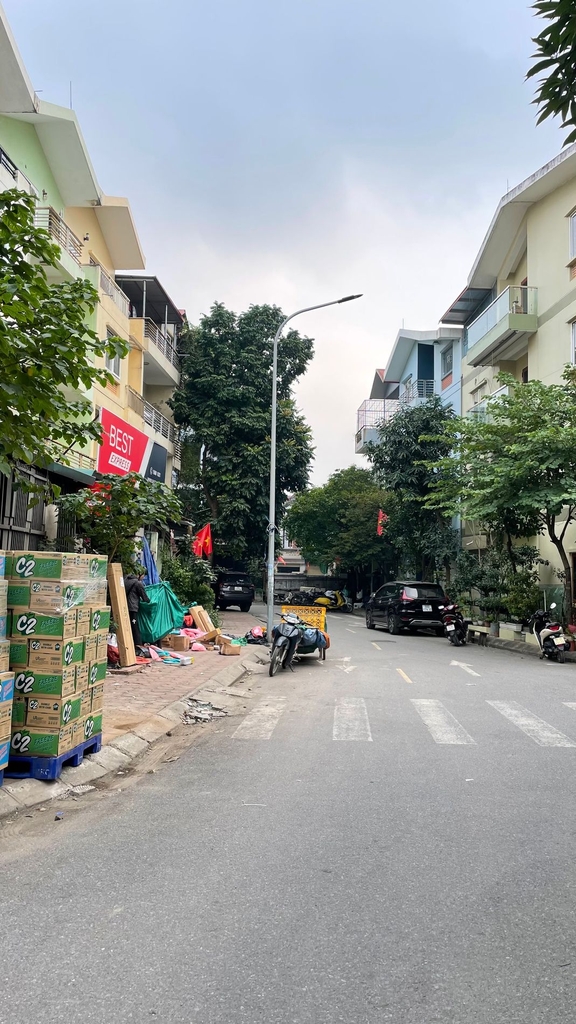 NHÀ PHÂN LÔ MỚI 4 TẦNG HỮU HƯNG - 94M² - VỈA HÈ RỘNG, Ô TÔ TRÁNH - CẠNH VINHOMES SMART CITY & AEON MALL - 18.8 TỶ