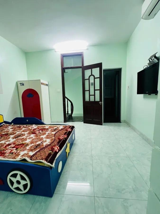 Bán Gấp Nhà 6 Tầng Pháo Đài Láng 18m², Ngõ Thông Nguyễn Chí Thanh – Full Nội Thất