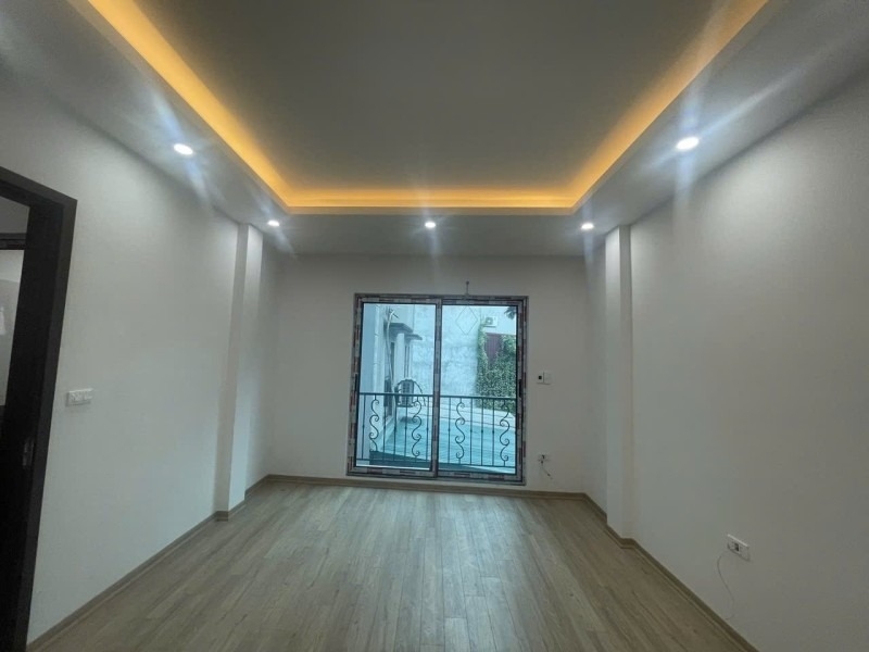 6 Tỷ Sở Hữu Nhà 32m² 5 Tầng View Hồ Thoáng Mát - Ô Tô Đỗ Cách 50m - Liên Mạc Bắc Từ Liêm
