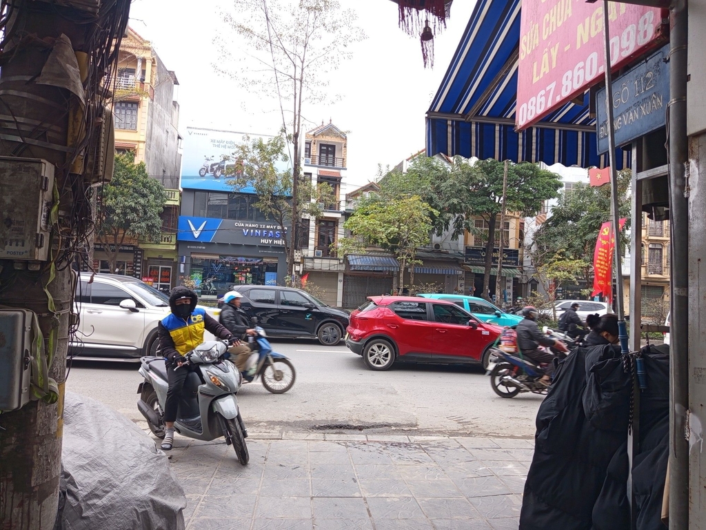 BÁN NHÀ MỚI - Ô TÔ- HAI MẶT THOÁNG TRƯỚC SAU- 150M RA ĐƯỜNG VẠN XUÂN- NGAY ĐH THÀNH ĐÔ