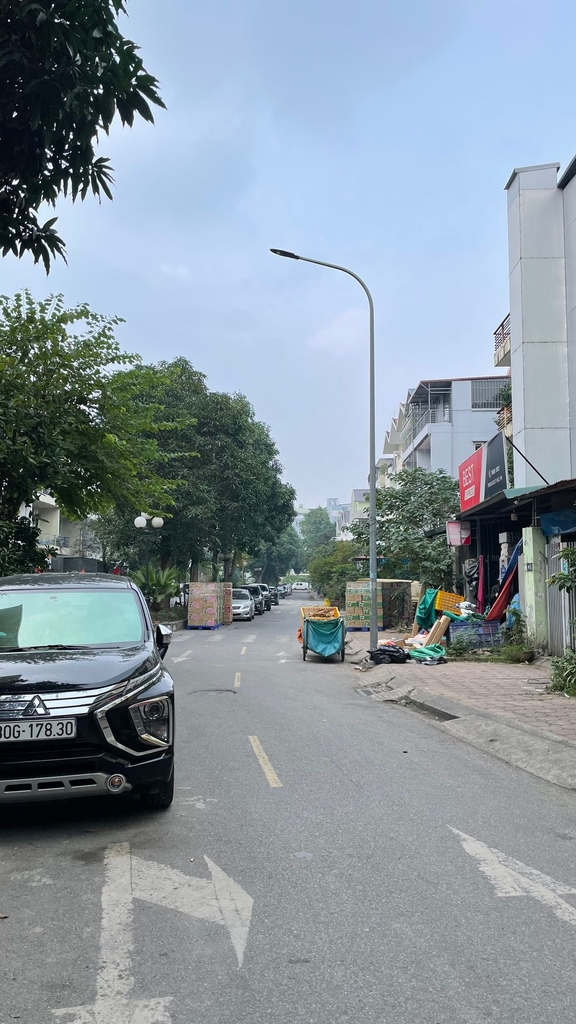 NHÀ PHÂN LÔ MỚI 4 TẦNG HỮU HƯNG - 94M² - VỈA HÈ RỘNG, Ô TÔ TRÁNH - CẠNH VINHOMES SMART CITY & AEON MALL - 18.8 TỶ