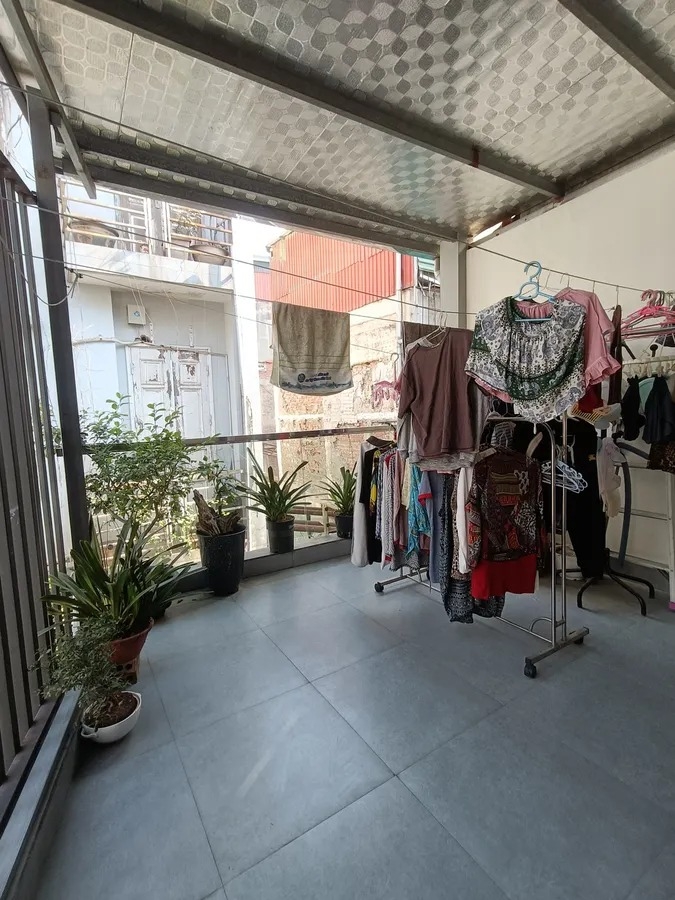 Bán Nhà Phố Trung Liệt, Đống Đa - Sau 1 Nhà Ra Mặt Phố, Ô Chờ Thang Máy