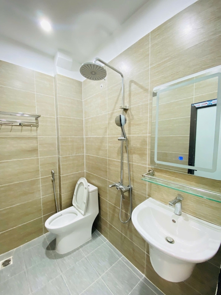 NHÀ PHỐ MỚI 4 TẦNG - 4 NGỦ - Ô TÔ ĐỖ CỬA - PHƯỜNG CHƯƠNG MỸ - CÁCH LÊ VĂN LƯƠNG 100M - GIÁ 4.65 TỶ