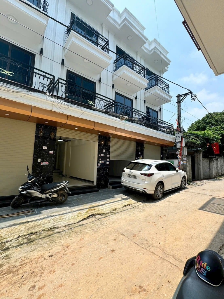 NHÀ PHỐ MỚI XÂY 4 TẦNG 40M² - LONG CHÂU, PHỤNG CHÂU, CHƯƠNG MỸ - THIẾT KẾ HIỆN ĐẠI, ĐƯỜNG Ô TÔ TRÁNH - GIÁ 3.72 TỶ