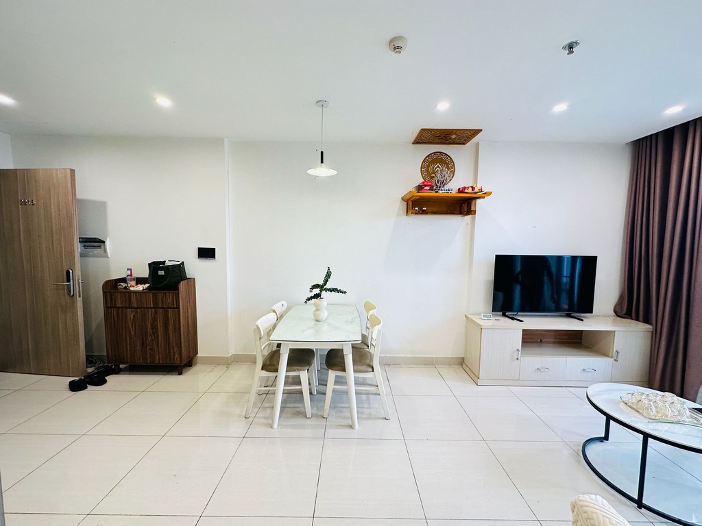 BÁN NHÀ ĐẸP TẶNG HẾT NỘI THẤT - TẦNG TRUNG VIEW THOÁNG - 2NGỦ Ở LUÔN