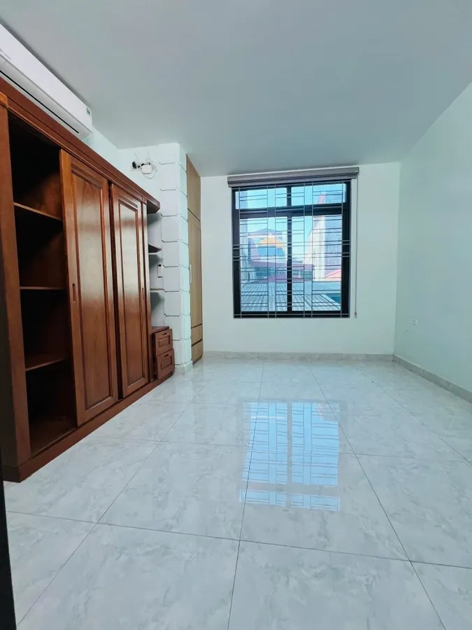 Bán Gấp Nhà 6 Tầng Pháo Đài Láng 18m², Ngõ Thông Nguyễn Chí Thanh – Full Nội Thất