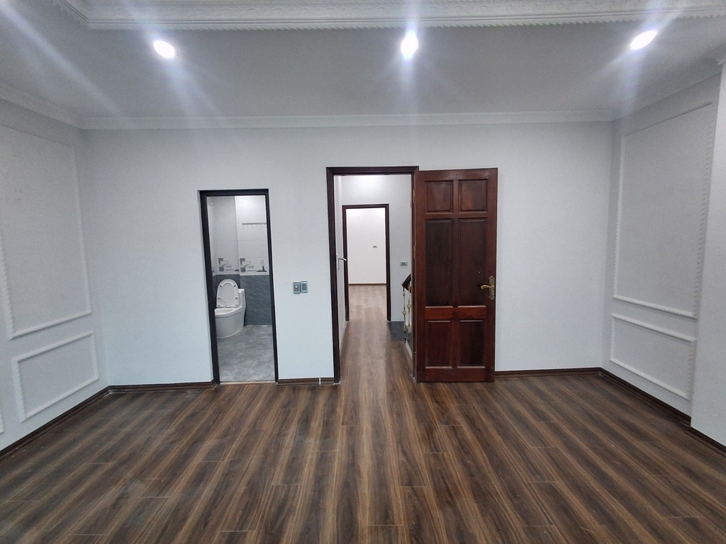 NHÀ 5 TẦNG ĐẠI MỖ - 35/63M² "NỞ HẬU" - Ô TÔ VÀO NHÀ, SÂN RỘNG "MÊNH MÔNG" - 7.95 TỶ