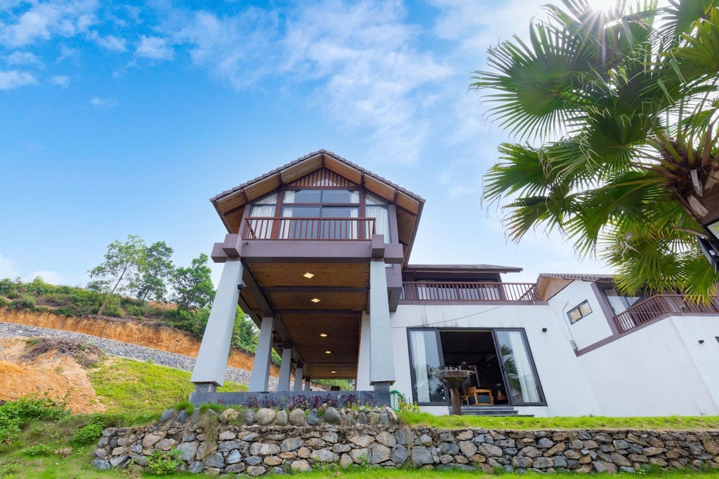 BÁN BIỆT THỰ NGHỈ DƯỠNG 288M² - CĂN 211 THANG MÂY, BẢN XÔI VILLAGE, YÊN BÀI - FULL NỘI THẤT - VIEW HỒ - 8.5 TỶ