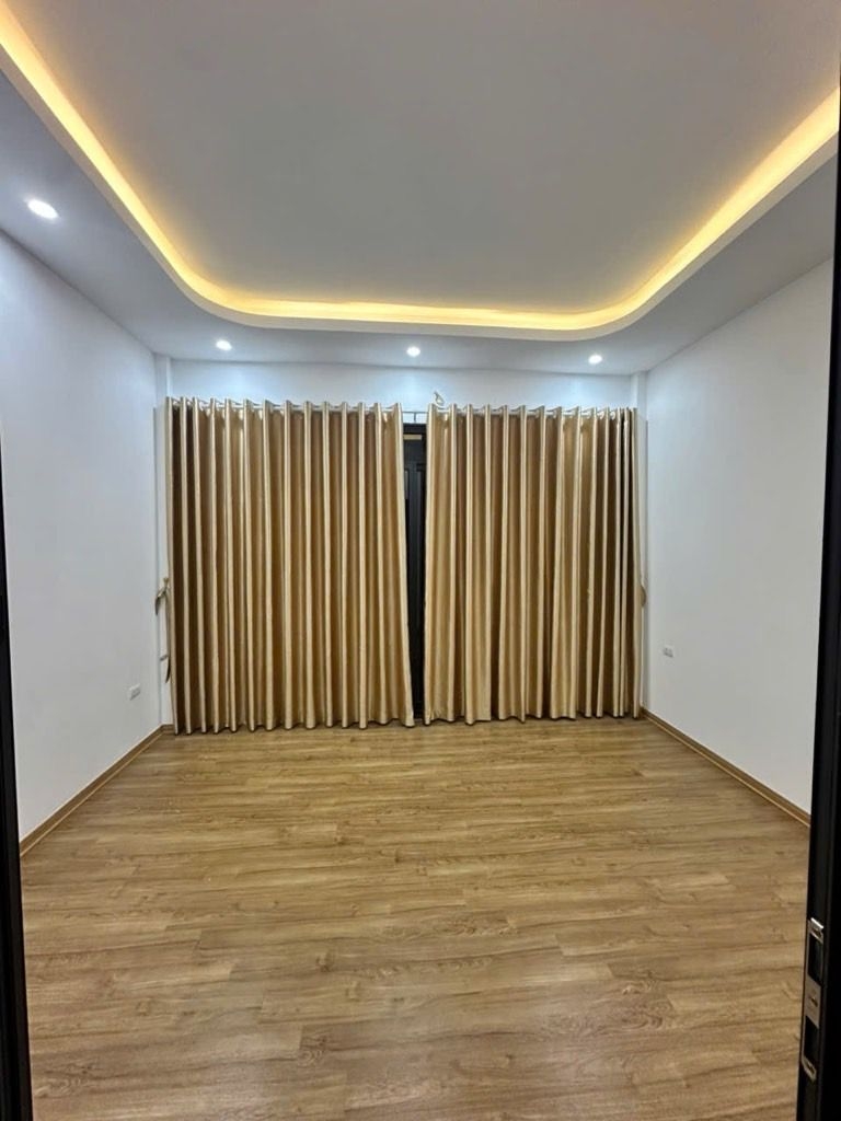 BÁN NHÀ MỚI PHẠM VĂN ĐỒNG - 5 TẦNG THANG MÁY - 7 PHÒNG NGỦ - CỰC GẦN Ô TÔ - FULL NỘI THẤT