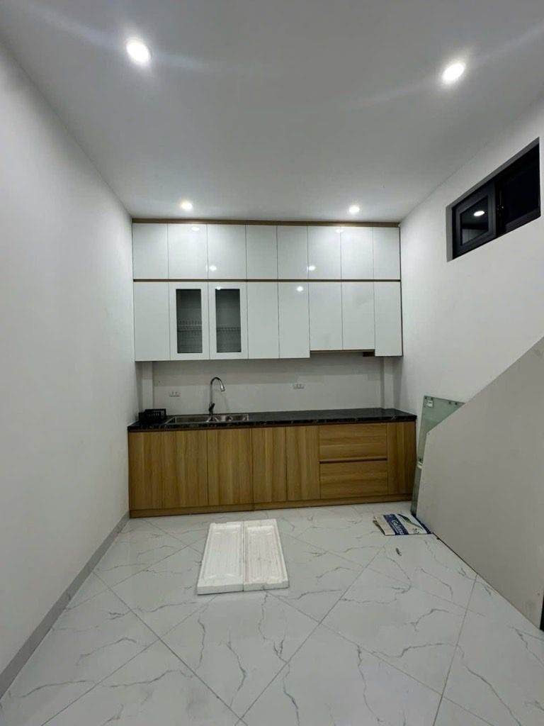 BÁN NHÀ MỚI PHẠM VĂN ĐỒNG - 5 TẦNG THANG MÁY - 7 PHÒNG NGỦ - CỰC GẦN Ô TÔ - FULL NỘI THẤT