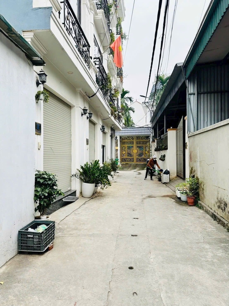 BÁN NHÀ MỚI FULL NỘI THẤT – OTO 7 CHỖ ĐỖ CỬA- MỌI NGẢ VÀO NHÀ ĐỀU ĐƯỜNG OTO