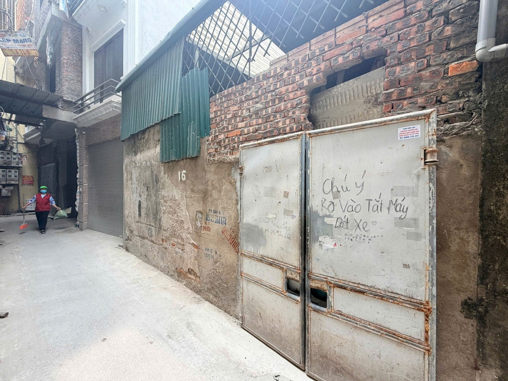 ĐẤT NỀN 37M² NGÕ 212 PHÚ MỸ - NGÕ THÔNG BA GÁC - "BÁN ĐẤT TẶNG NHÀ" - SỔ ĐỎ ĐẸP - 9.25 TỶ