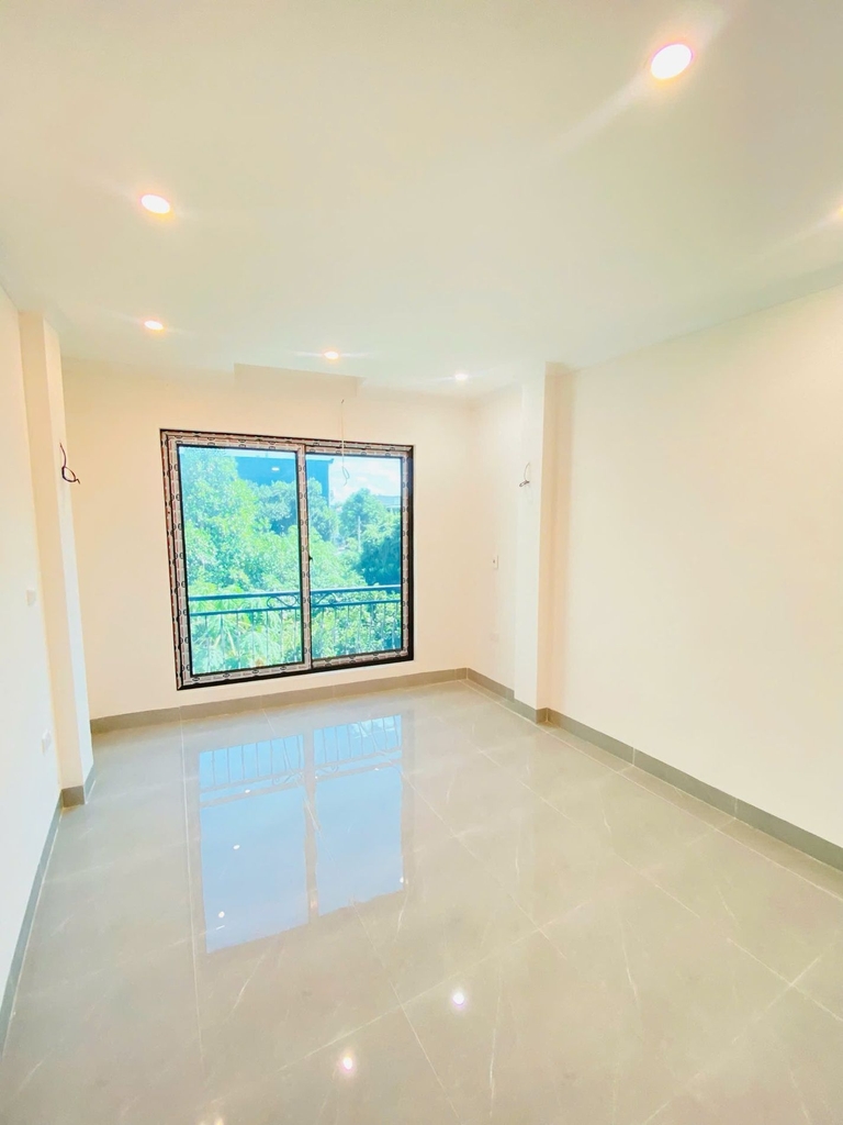 NHÀ PHỐ MỚI 4 TẦNG - 4 NGỦ - Ô TÔ ĐỖ CỬA - PHƯỜNG CHƯƠNG MỸ - CÁCH LÊ VĂN LƯƠNG 100M - GIÁ 4.65 TỶ