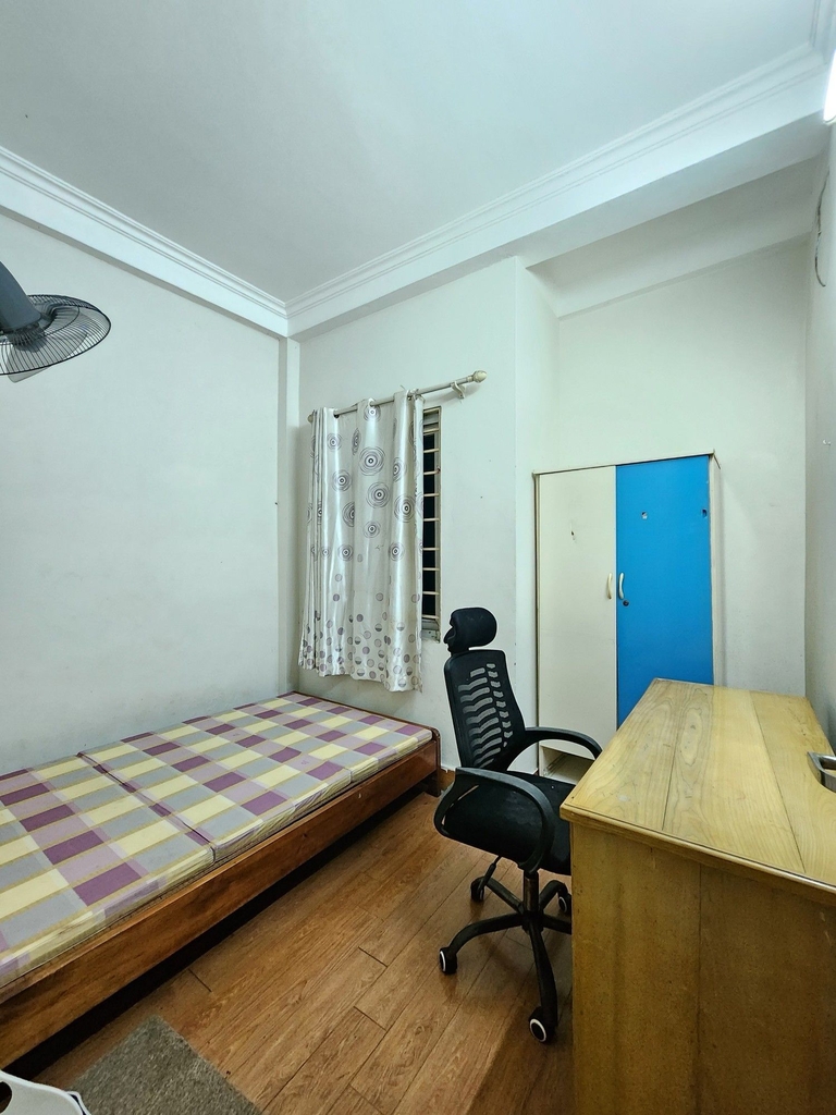 BÁN ĐẤT TẶNG NHÀ - HAI MẶT NGÕ TRƯỚC SAU – TÁCH THỬA NGON LÀNH - XÂY NHÀ TRỌ KINH DOANH CHO THUÊ