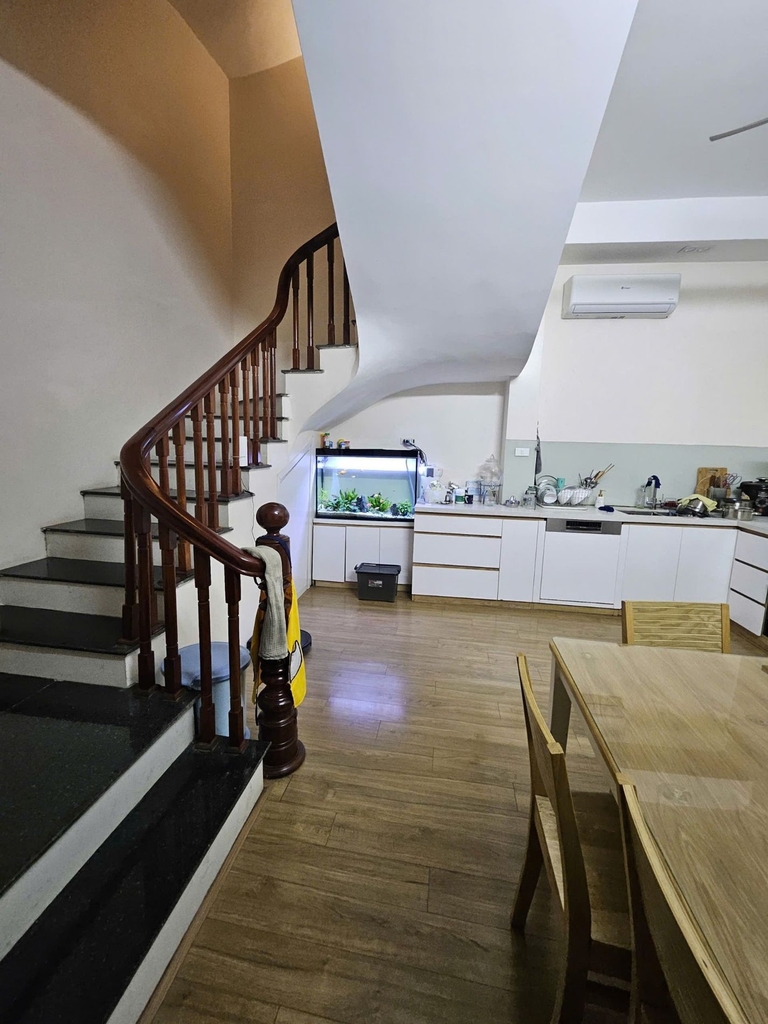 NHÀ 2 TẦNG ĐẸP SA ĐÔI - 63M² - Ô TÔ ĐỖ CỬA - CÁCH SÂN VẬN ĐỘNG MỸ ĐÌNH 5 PHÚT - 3.3 TỶ