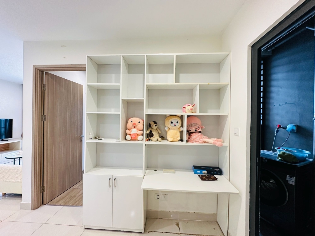 BÁN NHÀ ĐẸP TẶNG HẾT NỘI THẤT - TẦNG TRUNG VIEW THOÁNG - 2NGỦ Ở LUÔN