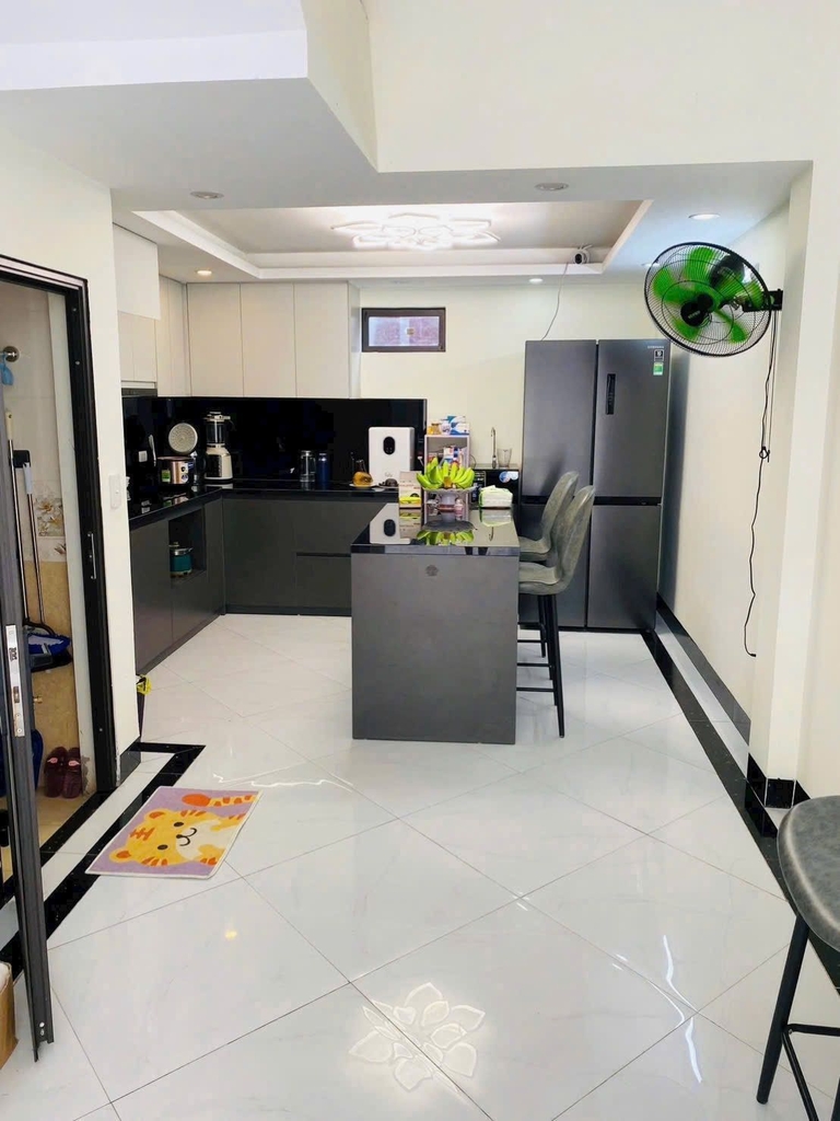 BÁN NHÀ MỚI FULL NỘI THẤT – OTO 7 CHỖ ĐỖ CỬA- MỌI NGẢ VÀO NHÀ ĐỀU ĐƯỜNG OTO