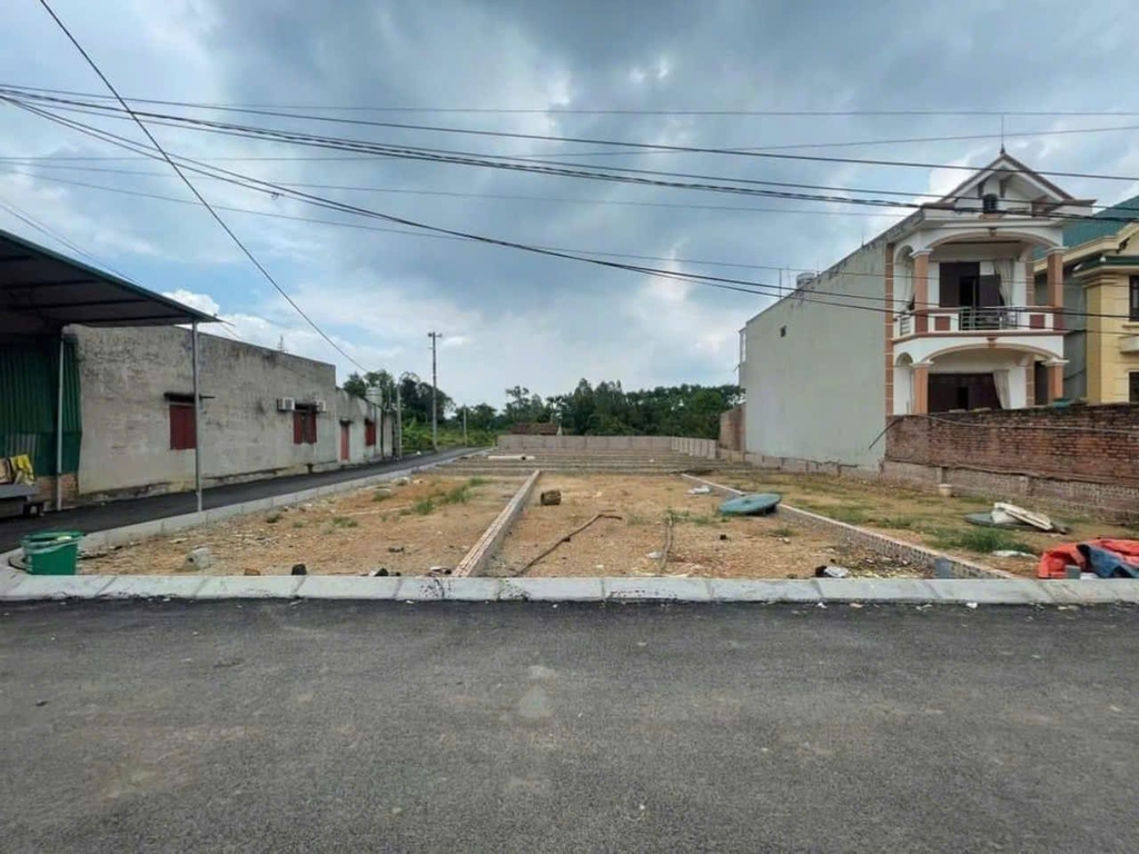 ĐẤT MẶT ĐƯỜNG TRỤC CHÍNH LẠI THƯỢNG - 85M² - SỔ ĐỎ VUÔNG VẮN - NGAY TRỤC KẾT NỐI HÒA LẠC - BA VÌ - GIÁ 2 TỶ